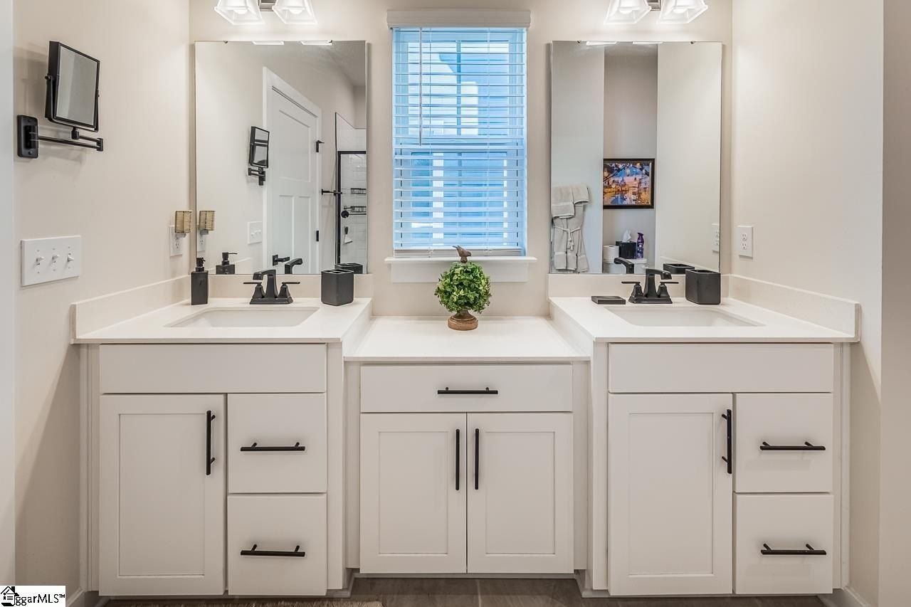 1277 Fiddletree Lane. Woodruff, SC 29388