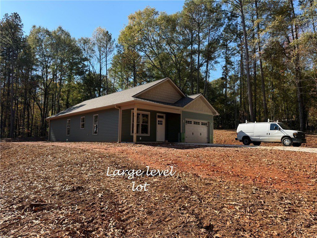 526 S Bibb Street Unit A. Westminster, SC 29693