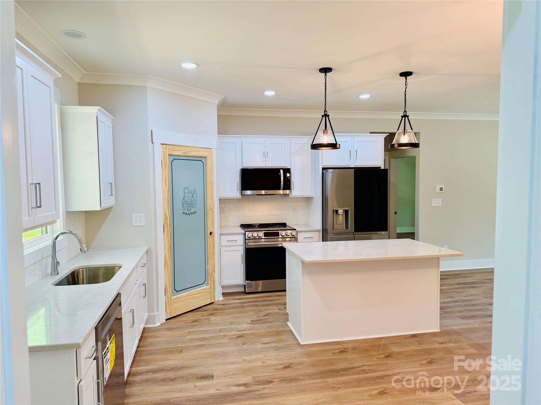 5021 Hillcrest Drive. Catawba, SC 29704