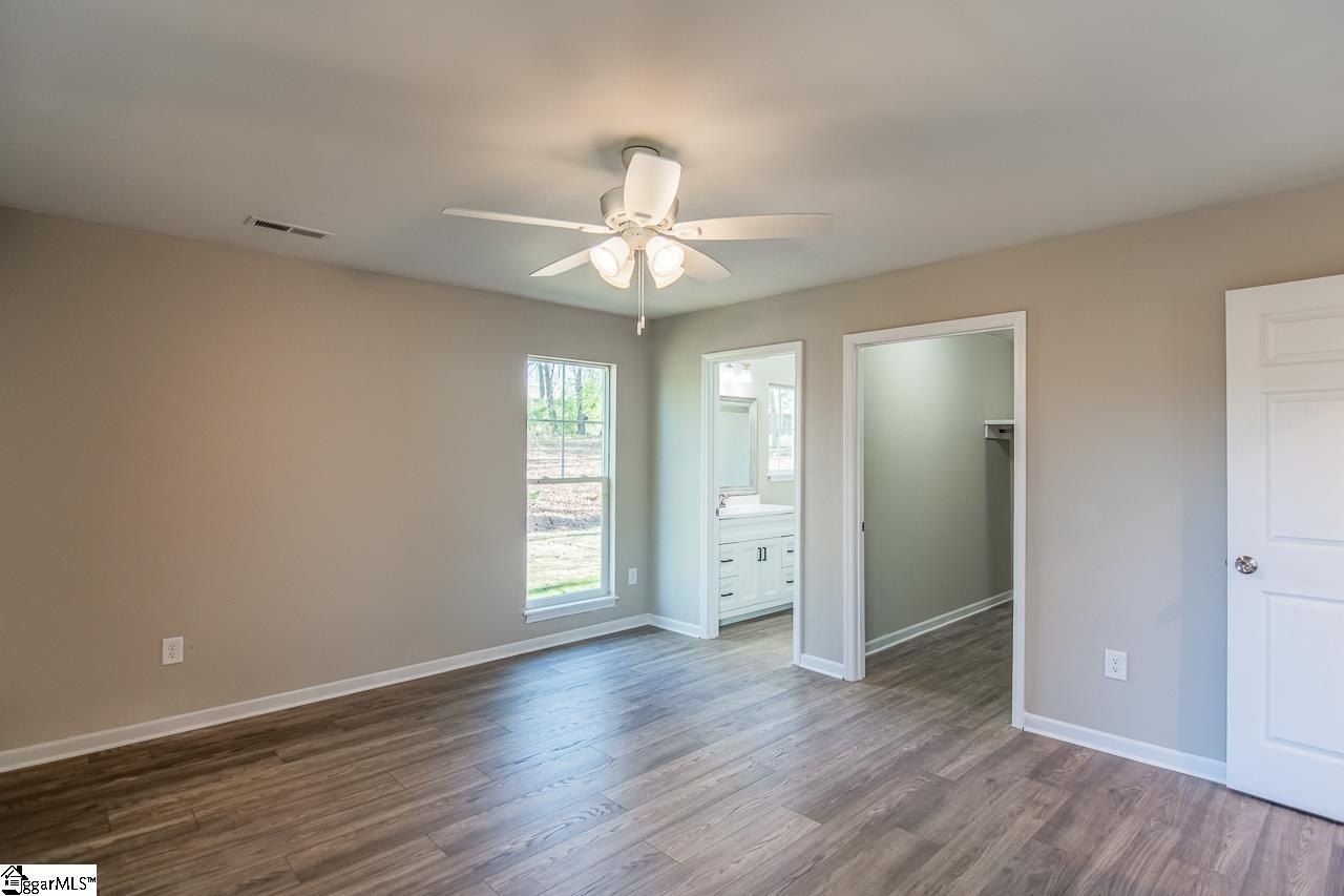 304 Lakeview Drive. Laurens, SC 29360