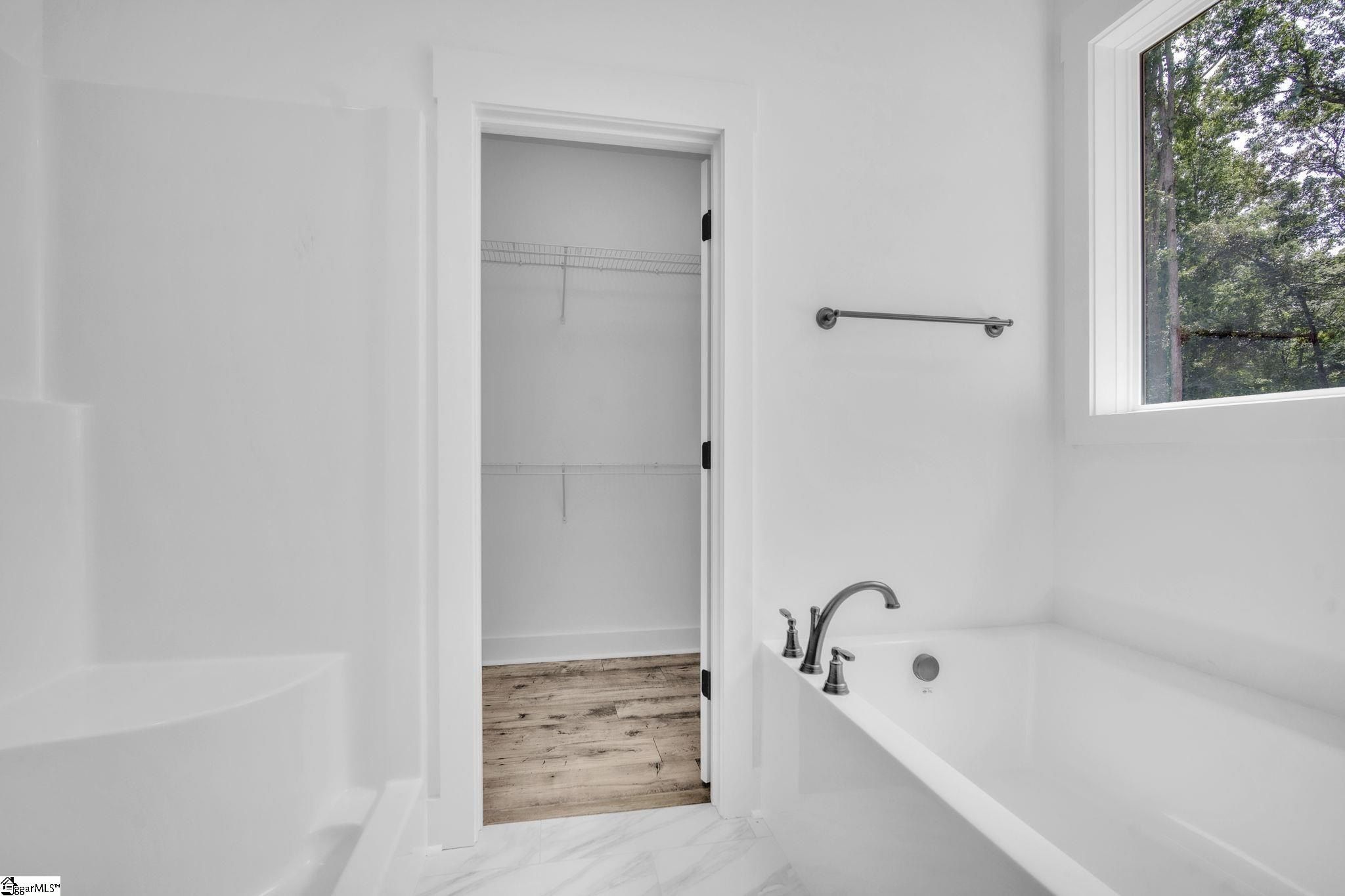 107 Circle Drive. Townville, SC 29689