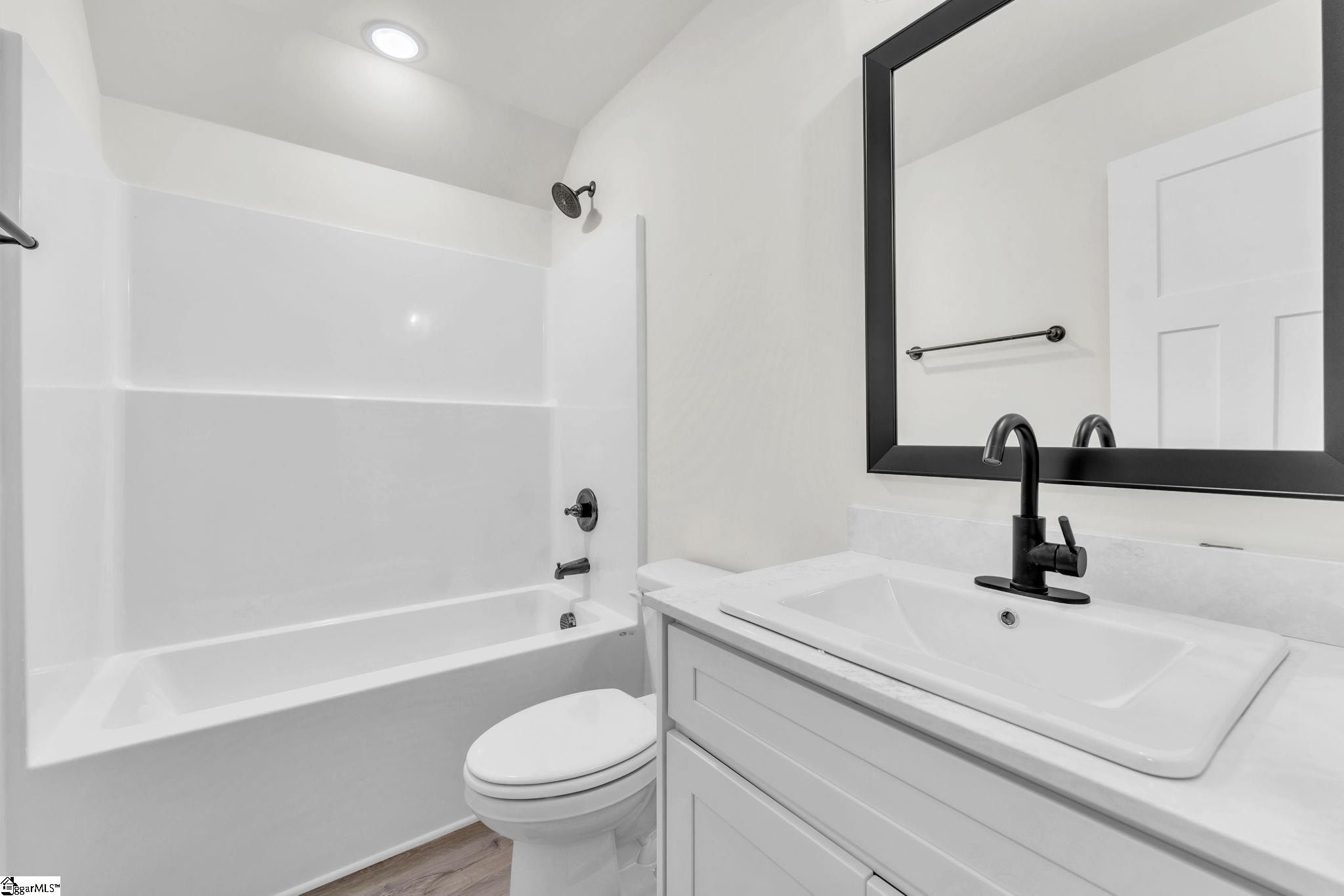 181 Dodd Street. Wellford, SC 29385