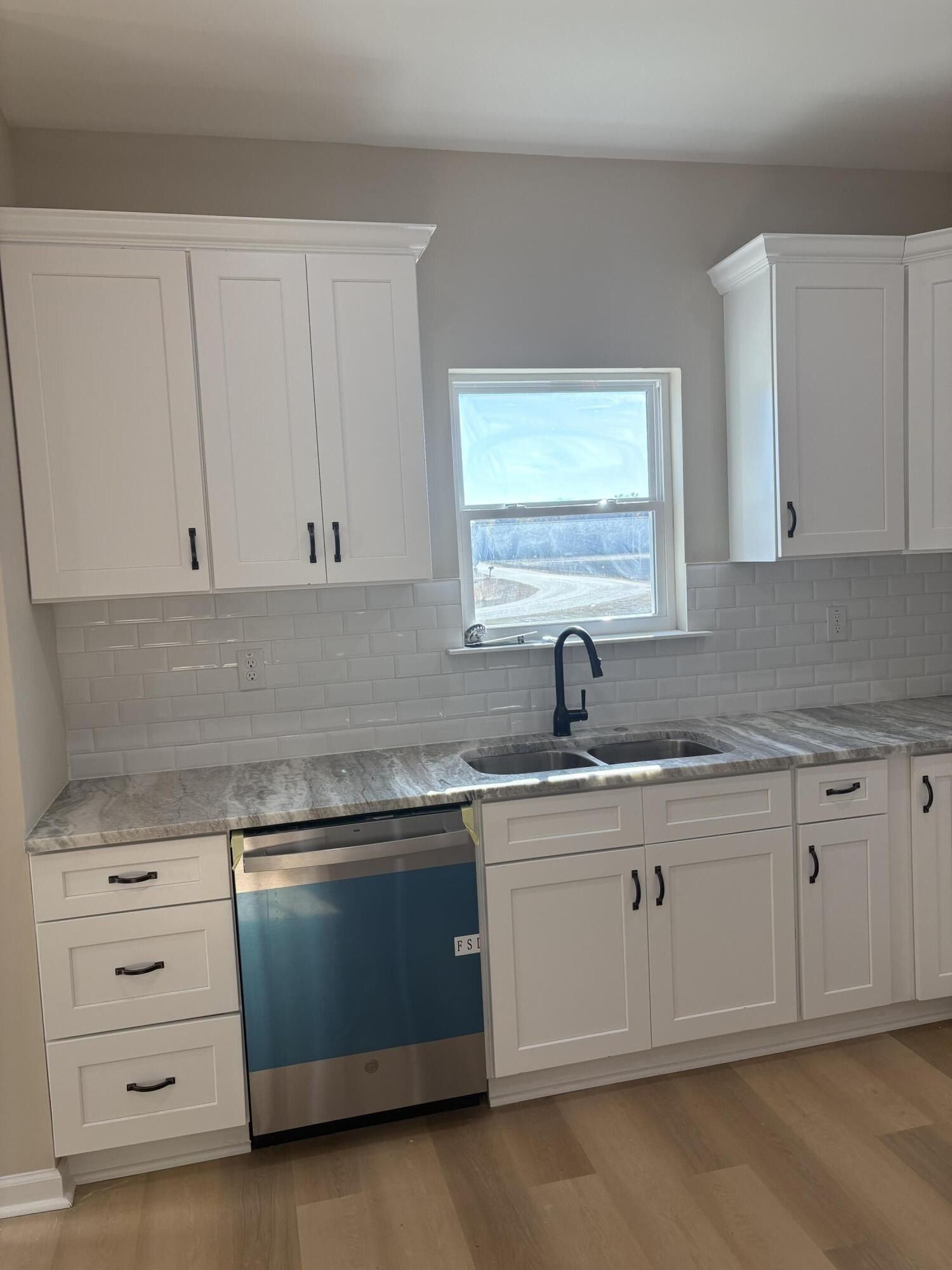 208 Avocada Dr. Santee, SC 29142