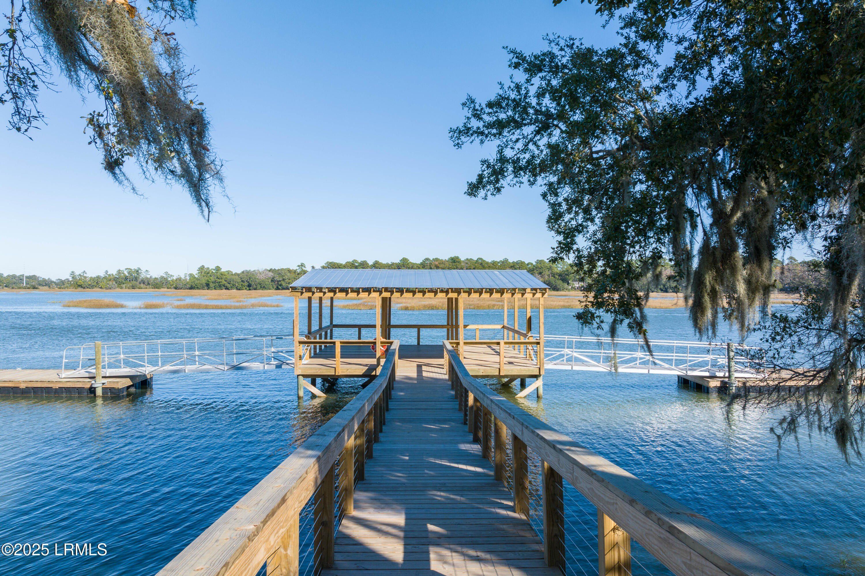 1112 Salty Hammock Court. Beaufort, SC 29902