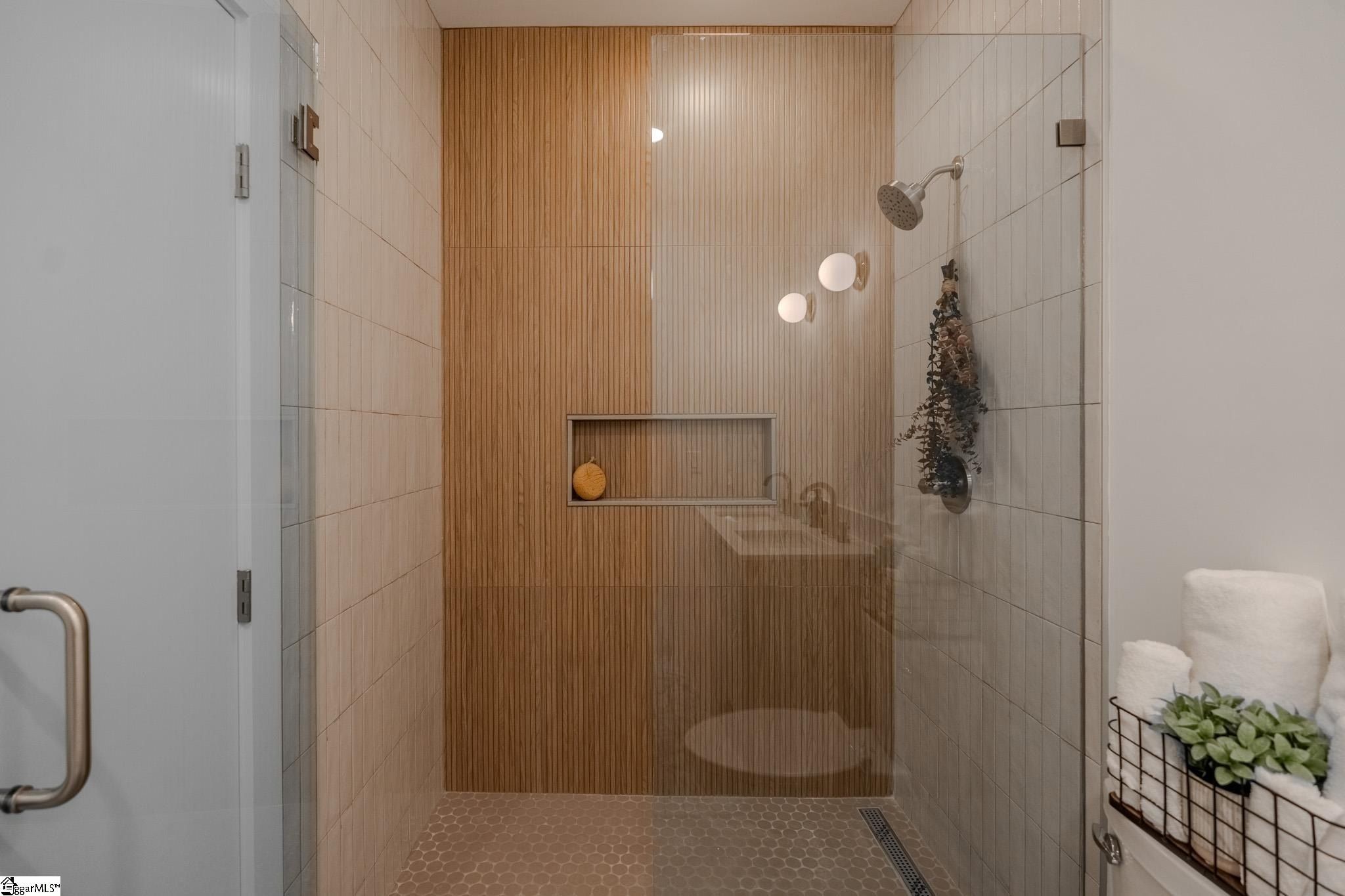 11 Mount Zion Avenue. Greenville, SC 29609