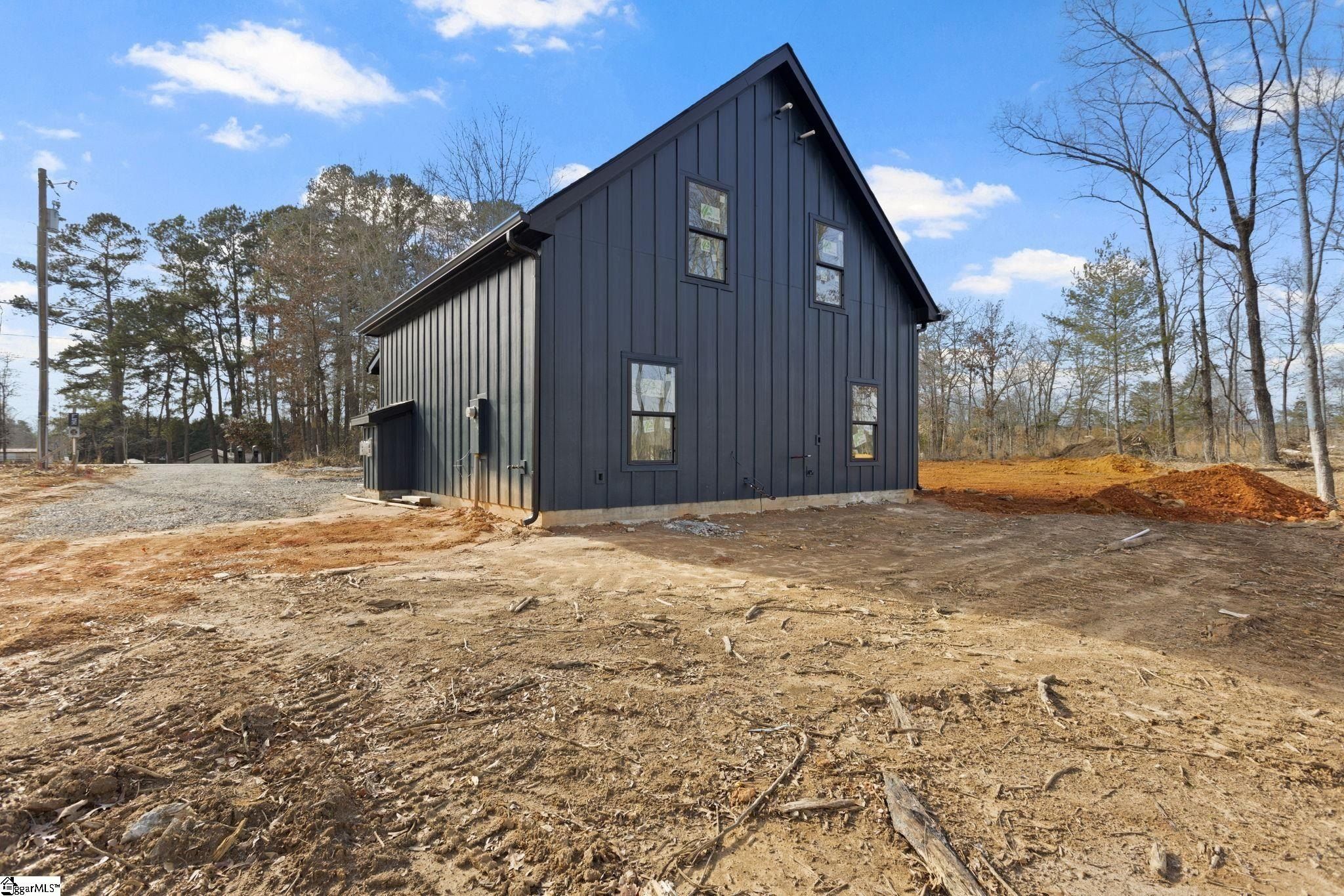 1002 Goodjoin Road. Campobello, SC 29322