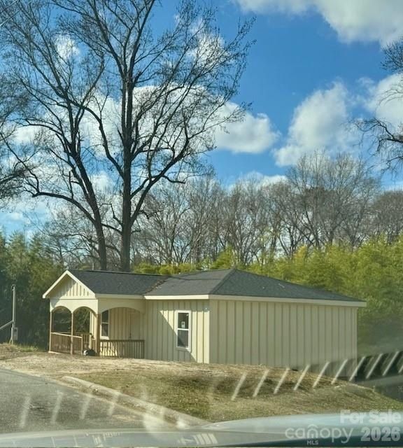 38 Poplar Street. Great Falls, SC 29055