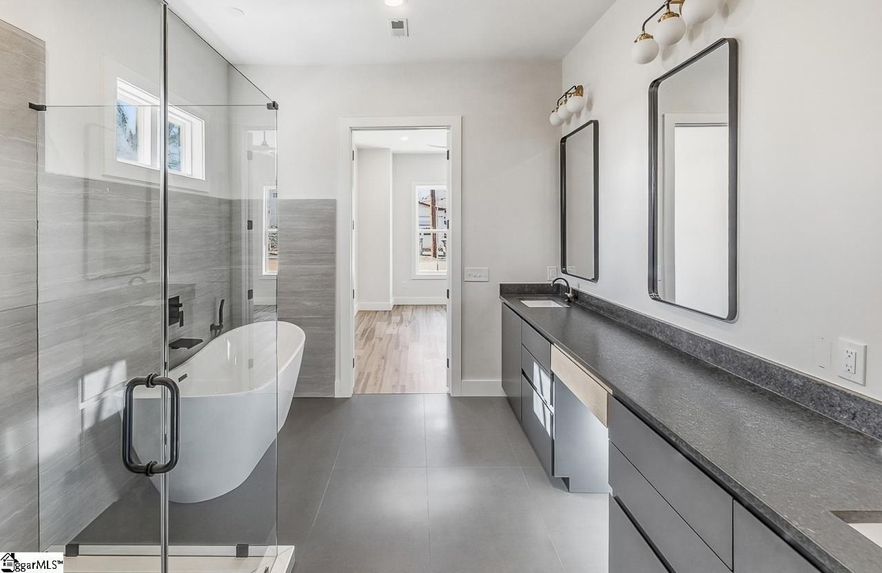 256 Beacon Street. Greenville, SC 29605