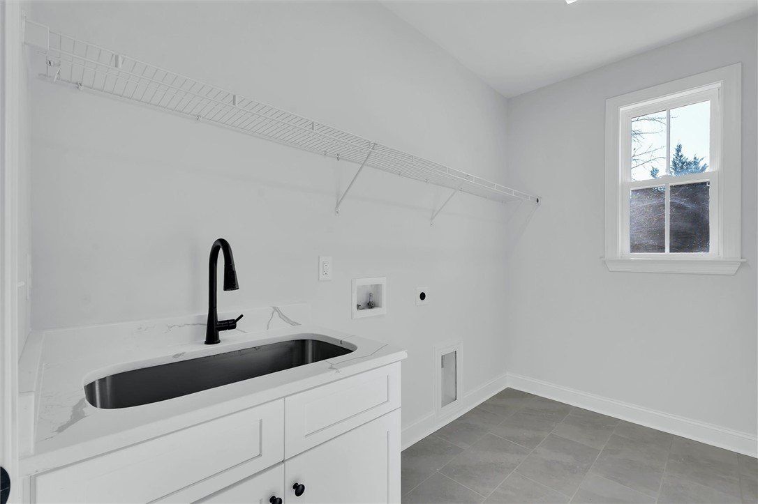 408 Falcons Lair W Drive. Walhalla, SC 29691