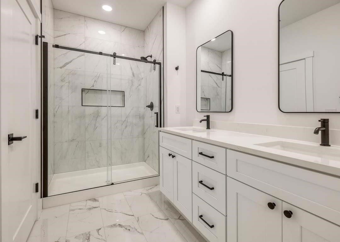 313 Tracy Court. Wellford, SC 29385