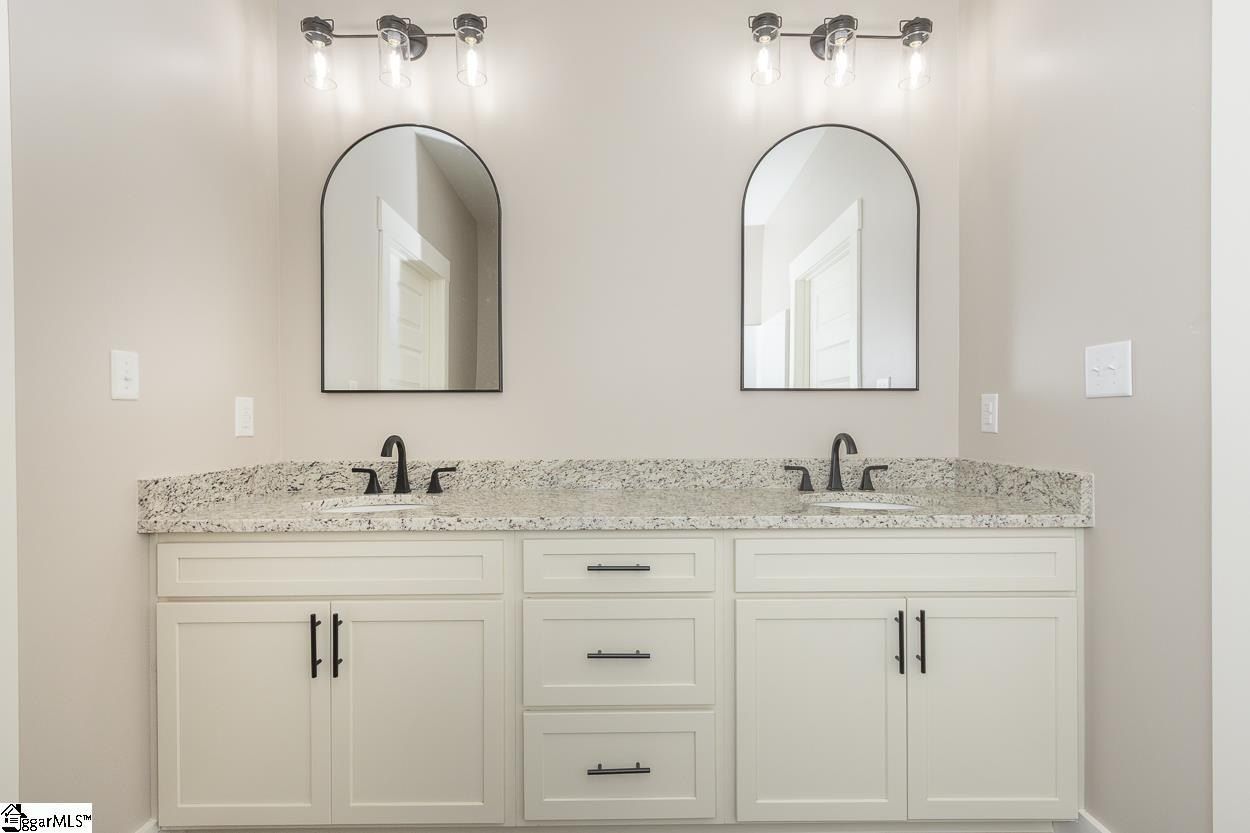 413B W 2Nd Avenue. Easley, SC 29640