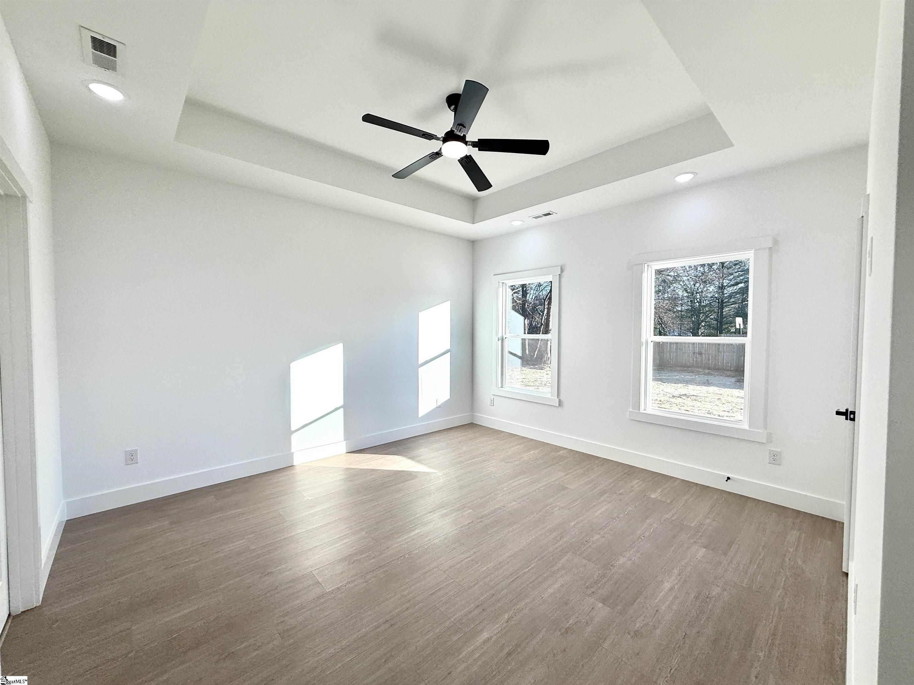 177 Cedar Avenue. Wellford, SC 29385