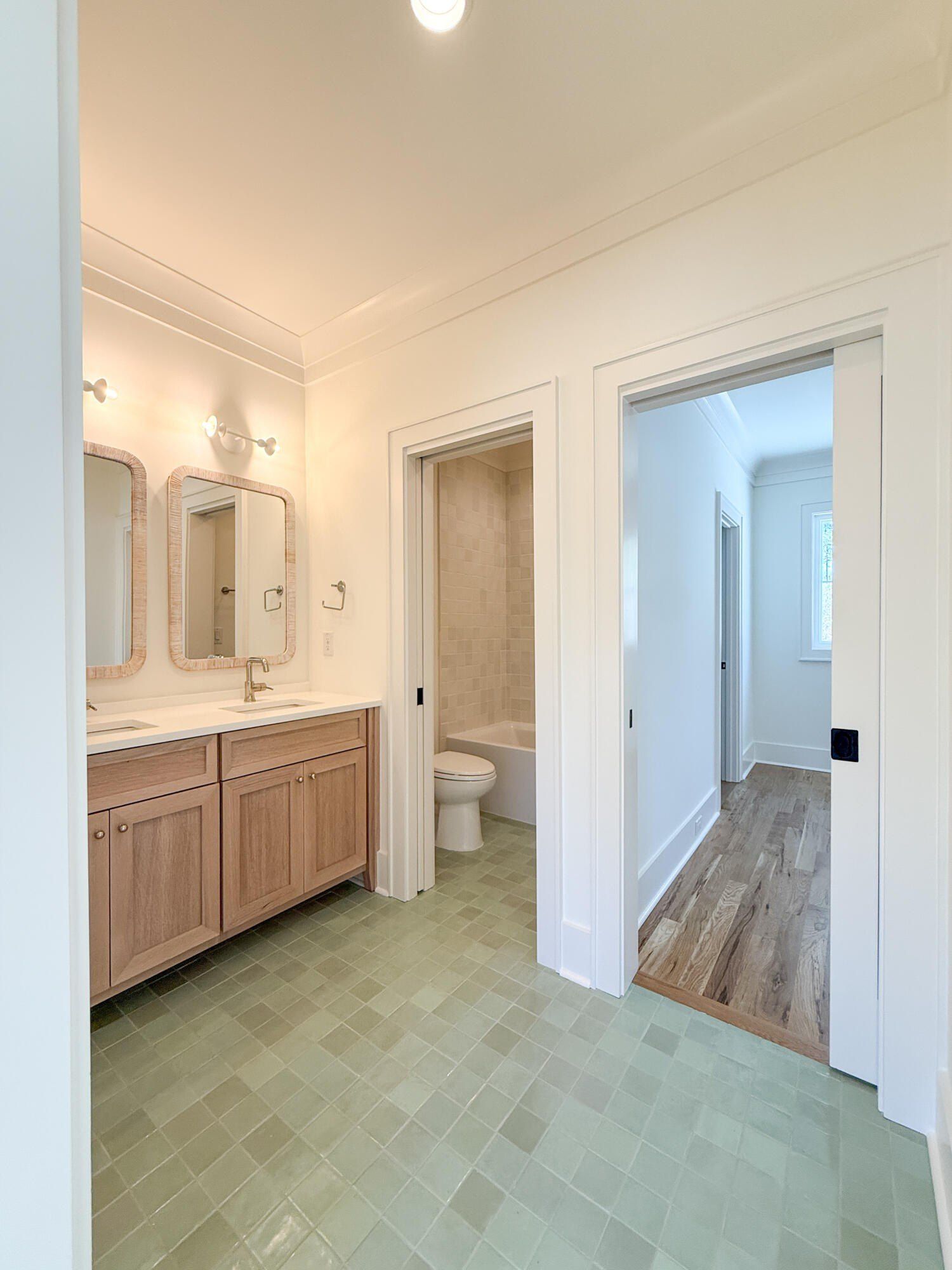 3873 Summerton Street. Mount Pleasant, SC 29466