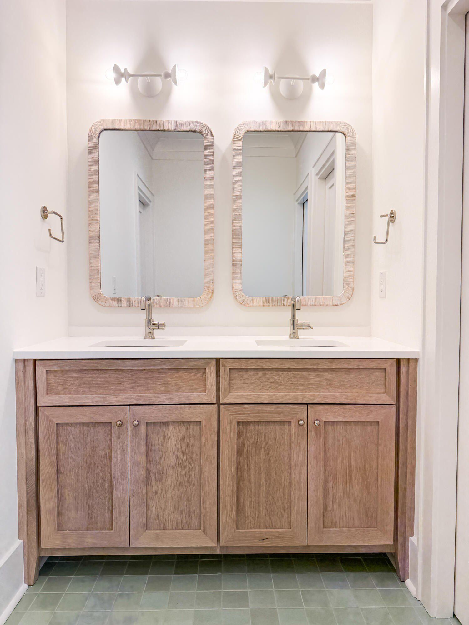 3873 Summerton Street. Mount Pleasant, SC 29466