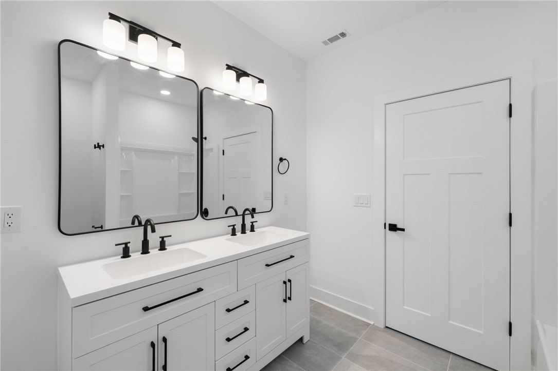 306 Hickory Trail. Westminster, SC 29693