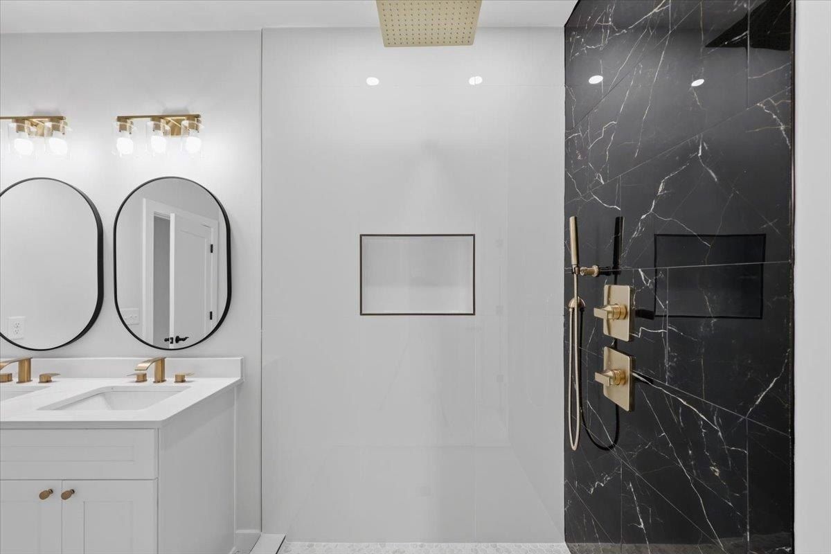 33 Gentry Street. Greenville, SC 29611