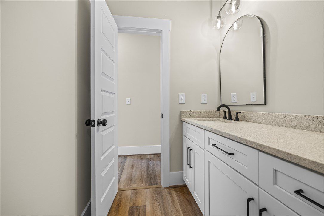 437 Falcons Lair W Drive. Walhalla, SC 29691