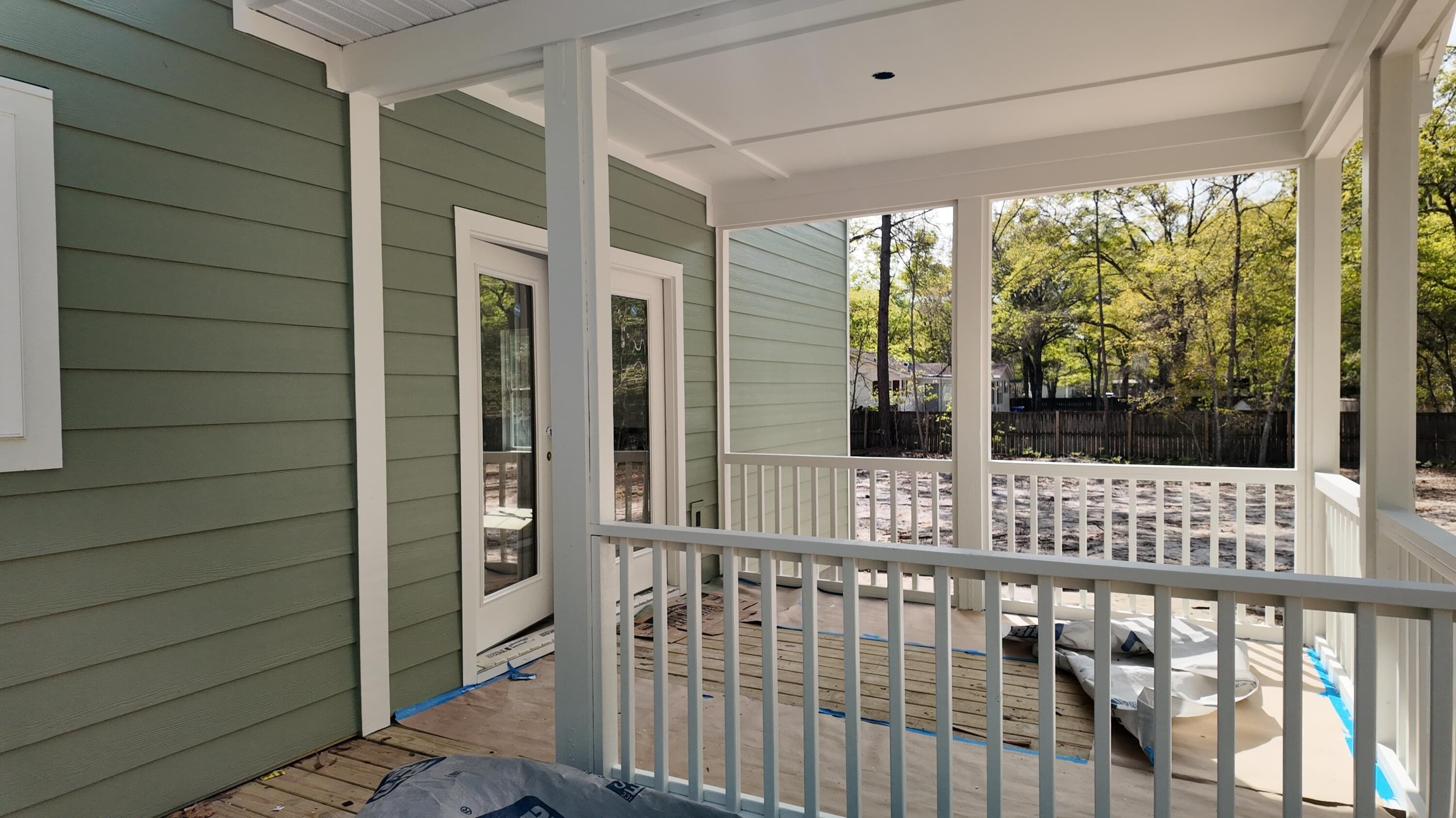 4406 Sandy Hill Farms Road. Hollywood, SC 29449