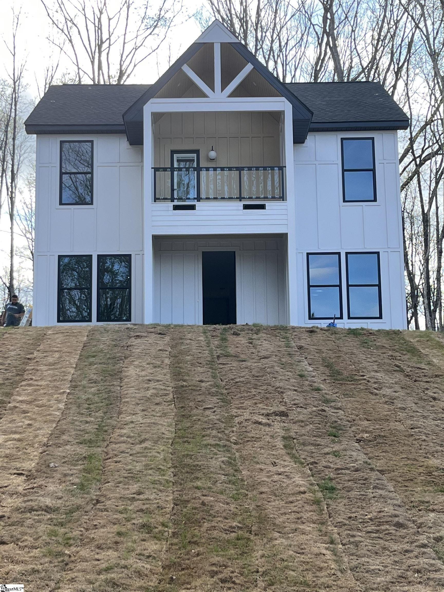 168 Boxwood Lane. Easley, SC 29640