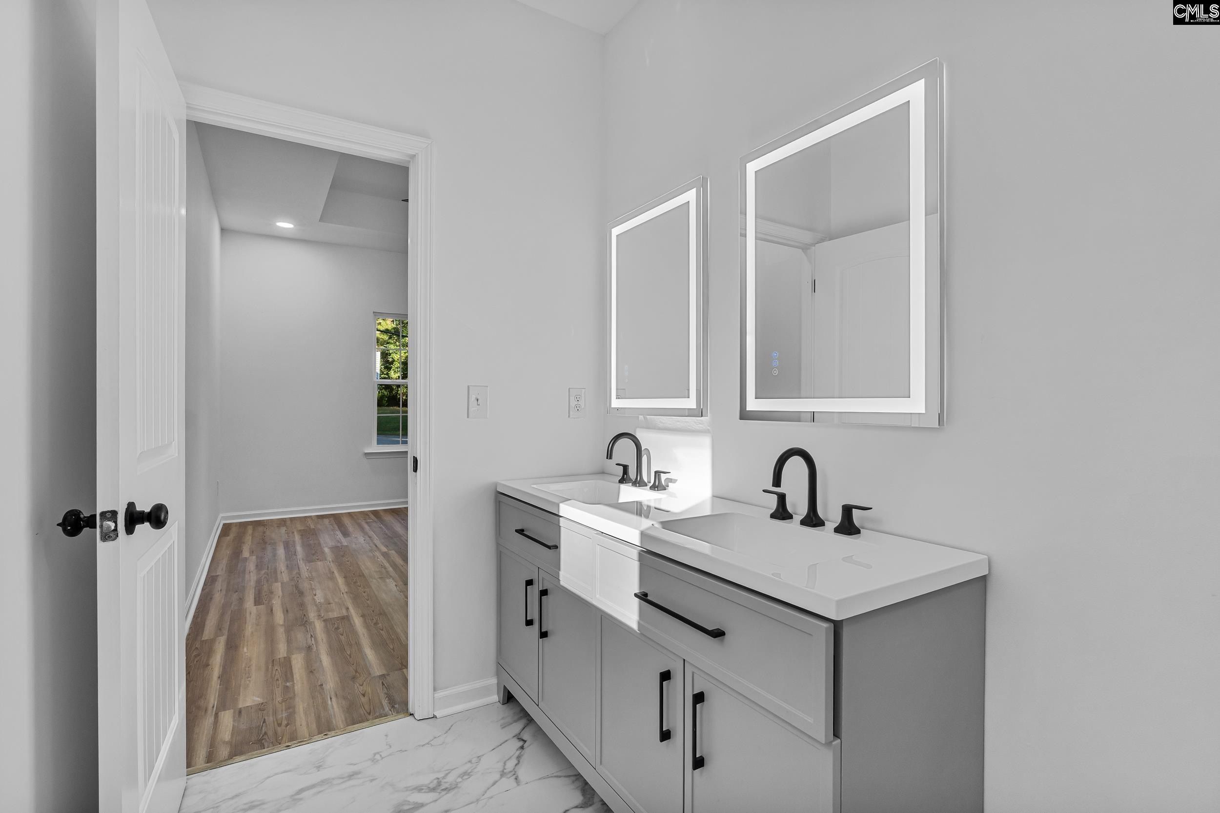 318 Lincolnshire Square. Columbia, SC 29203