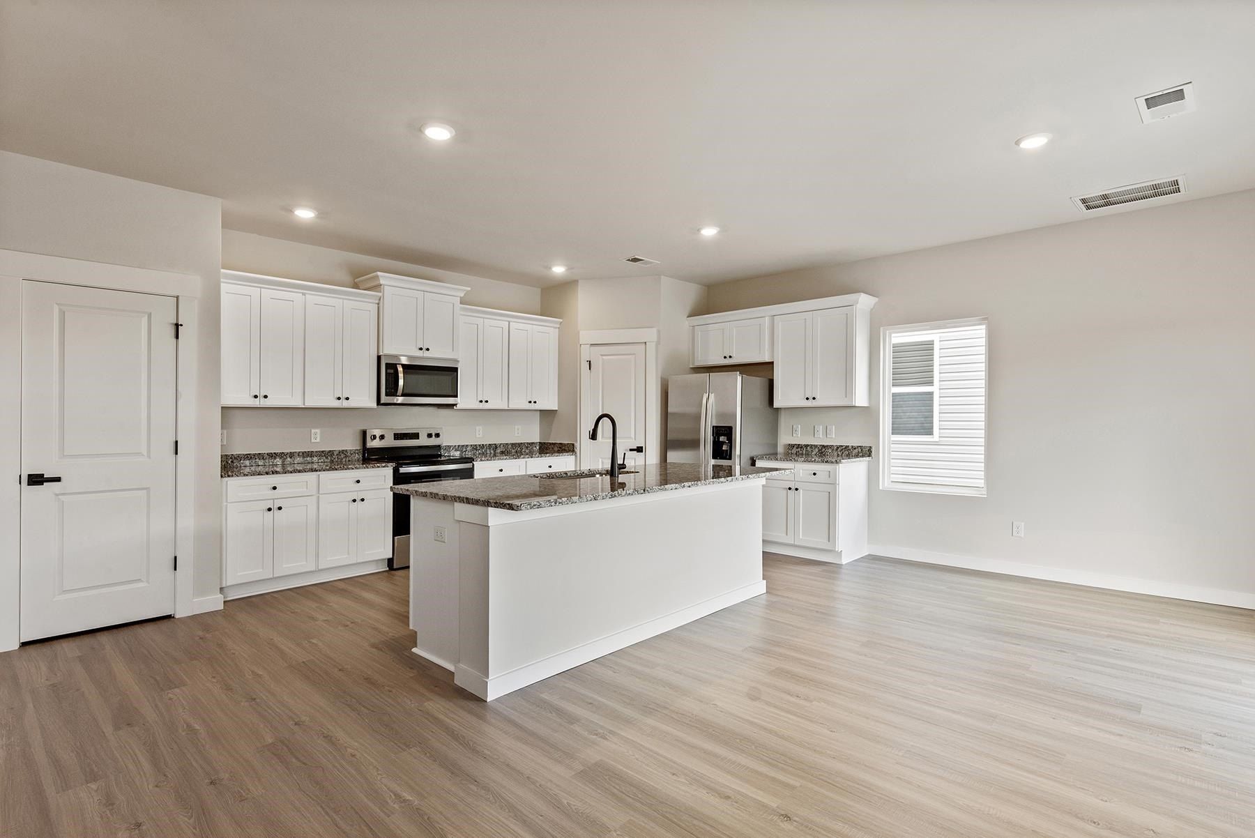 1229 Crested Iris Street. Moore, SC 29369