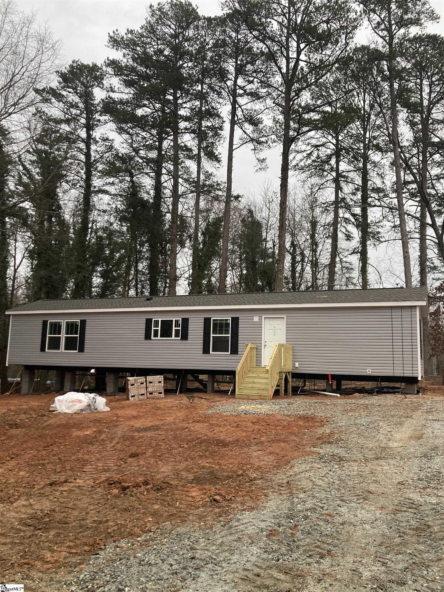 298 N Davis Drive. Fair Play, SC 29643