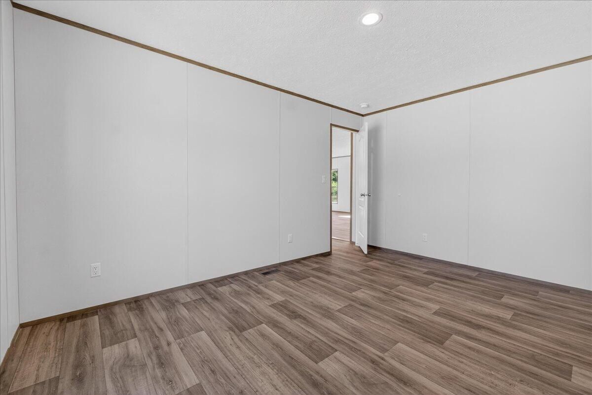 348 Plowground Road. Cross, SC 29436