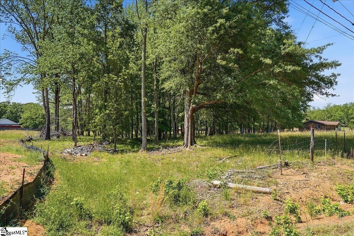 250 Wedgewood Road. Inman, SC 29349