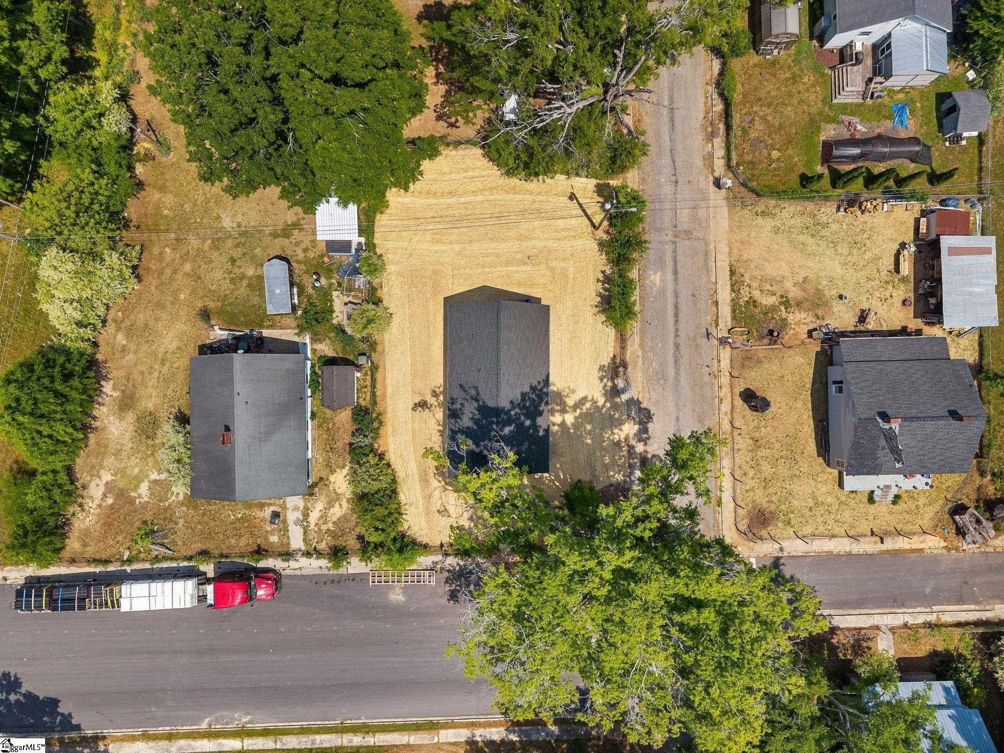 223 Oak Street. Clinton, SC 29325