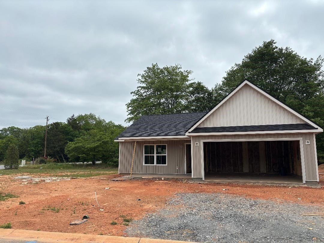 105 Addison Creek Lane. Chesnee, SC 29323