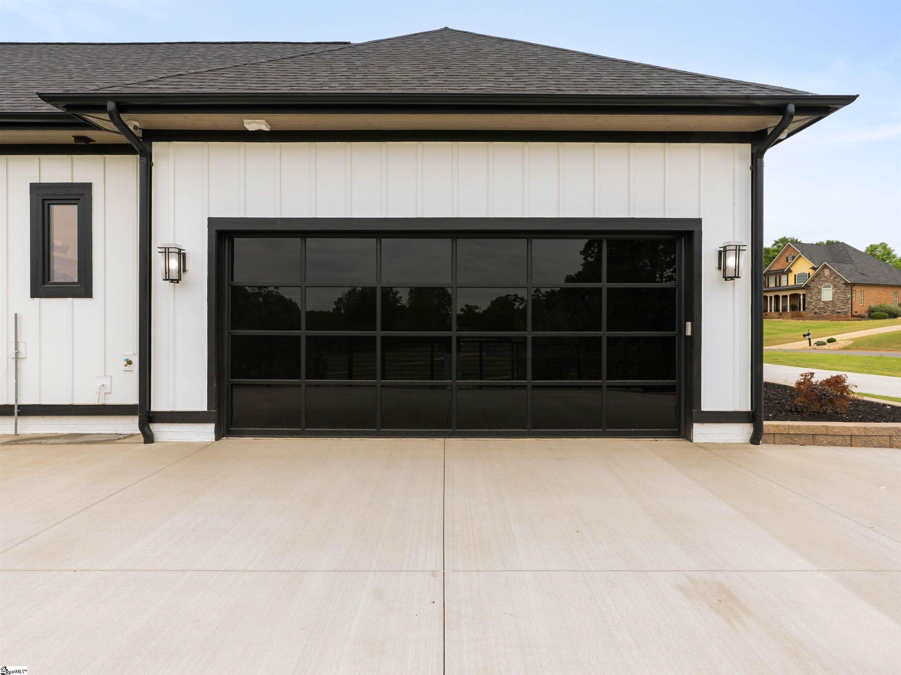 314 Shoreview Drive. Chesnee, SC 29323