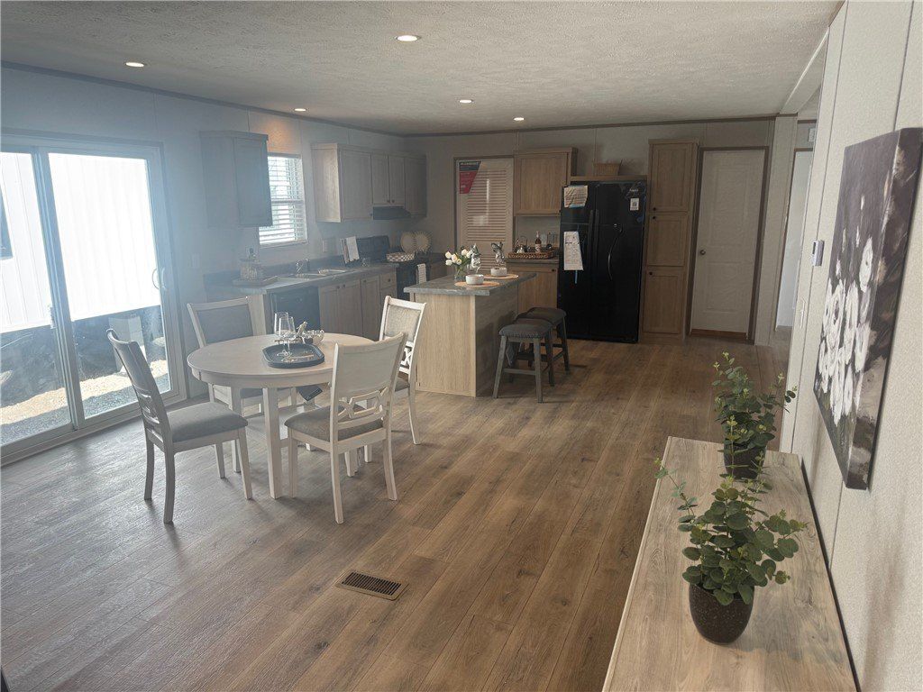 103 Twin Oaks Court. Iva, SC 29655