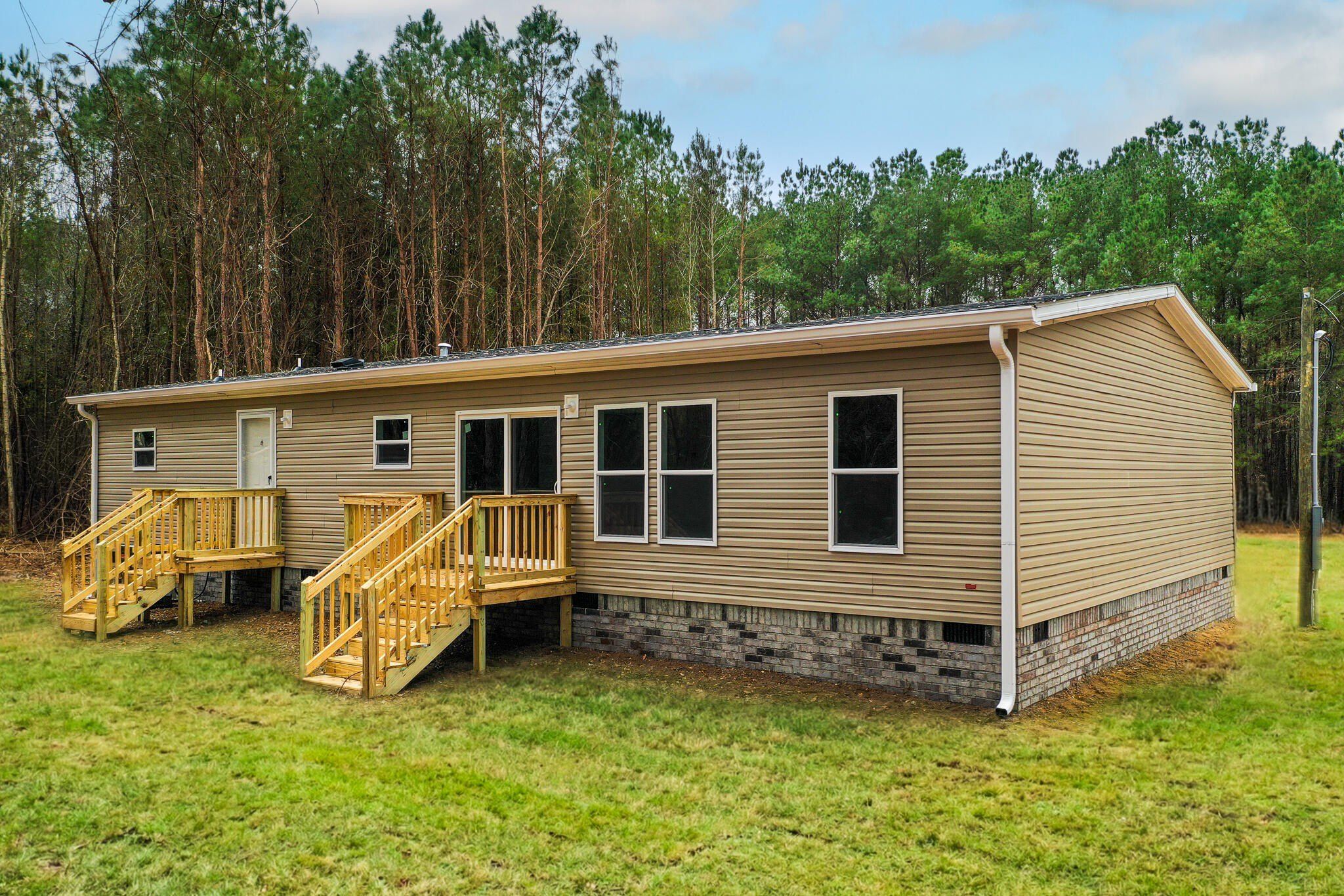 145 Firethorn Court. Eutawville, SC 29048