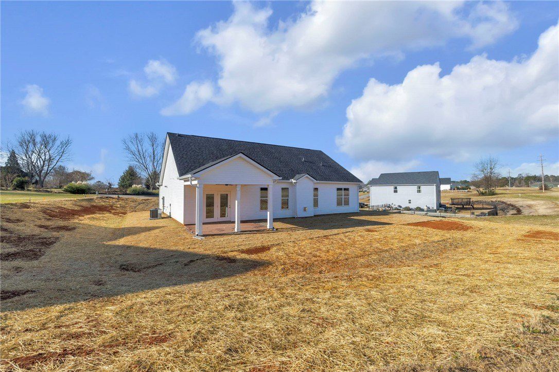 2009 Aberdeen Lane. Walhalla, SC 29691