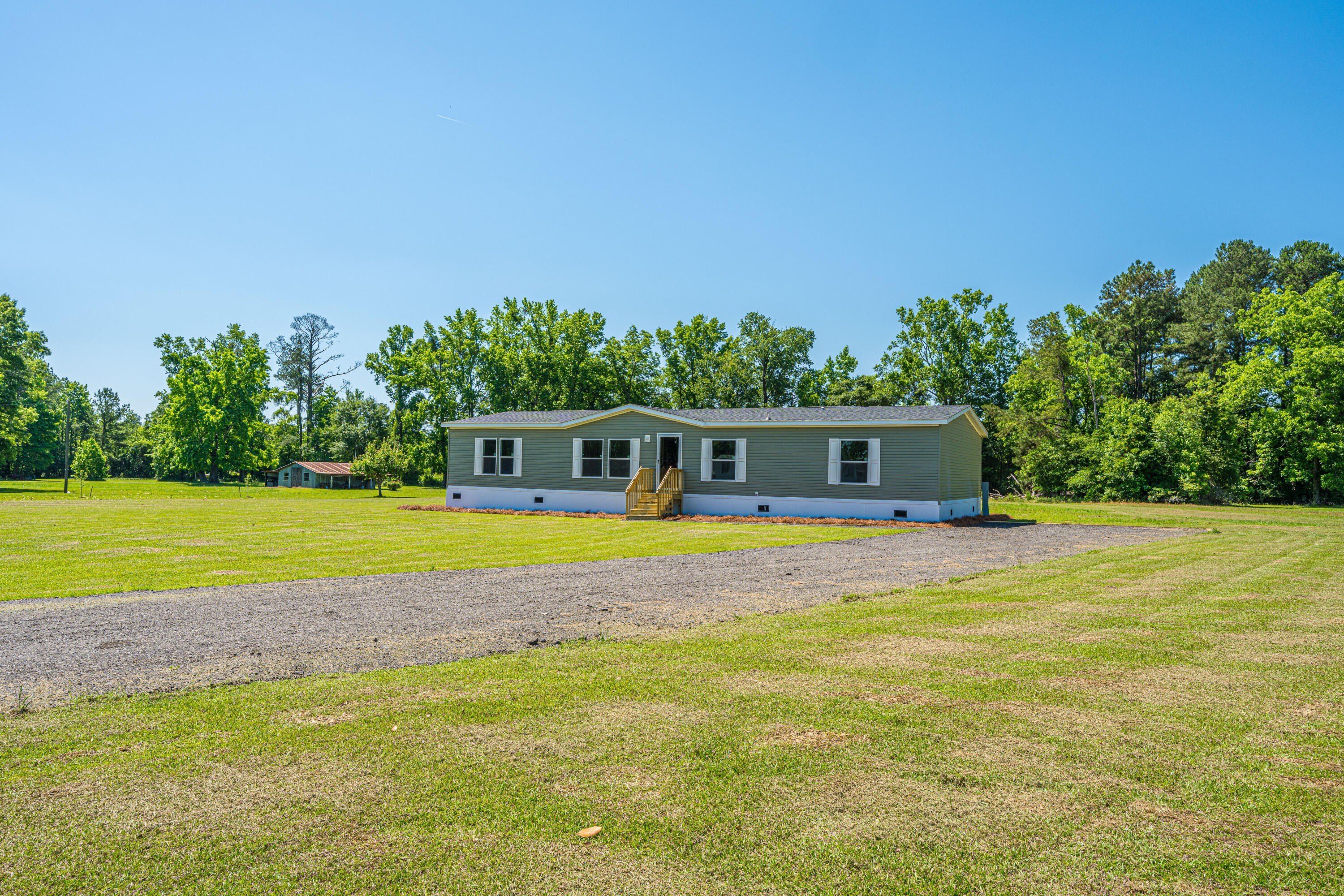 496 1St Texas Road. Saint George, SC 29477