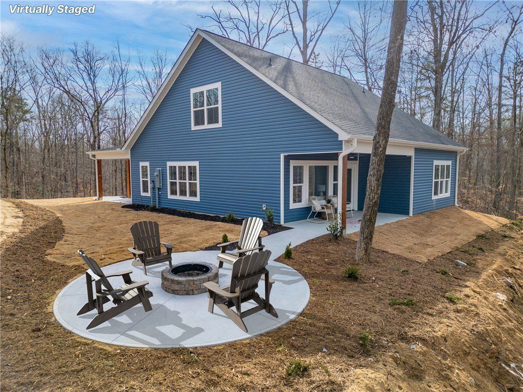 322 Oconee Avenue. Westminster, SC 29693