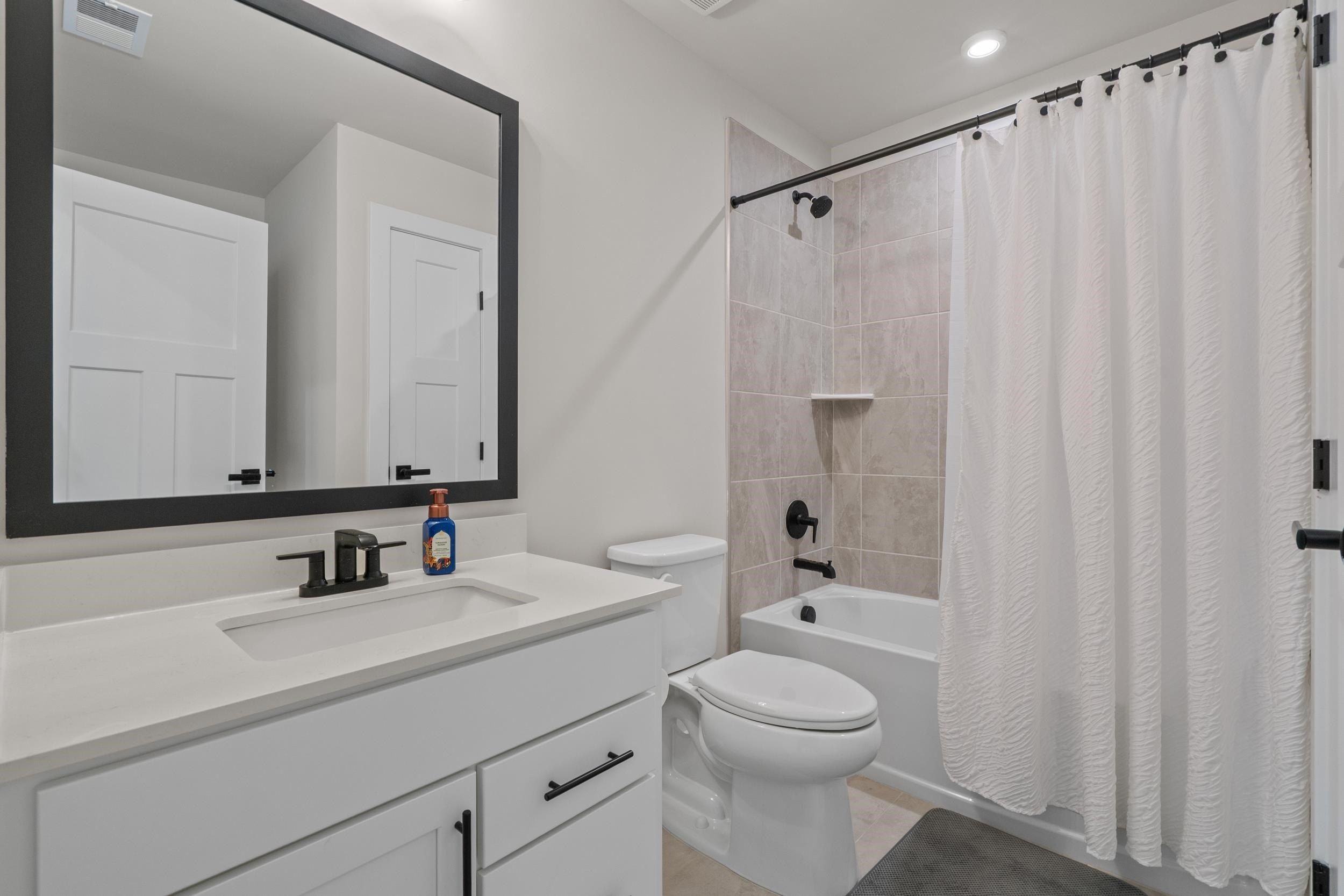 2206 Vera Way. Longs, SC 29568