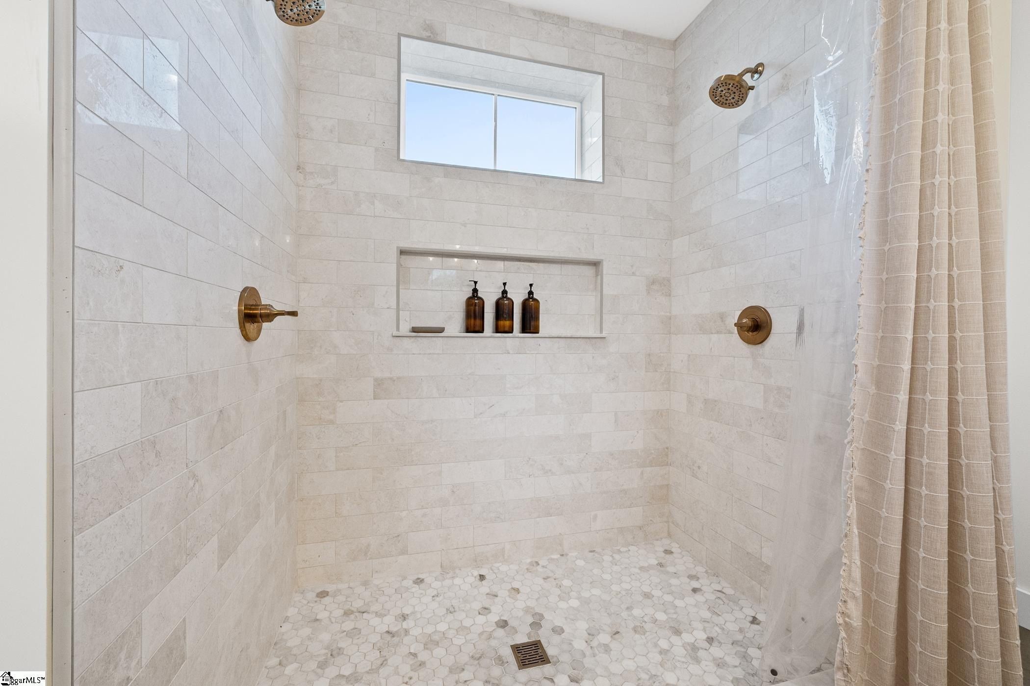 1444 Roddy Road. Campobello, SC 29322