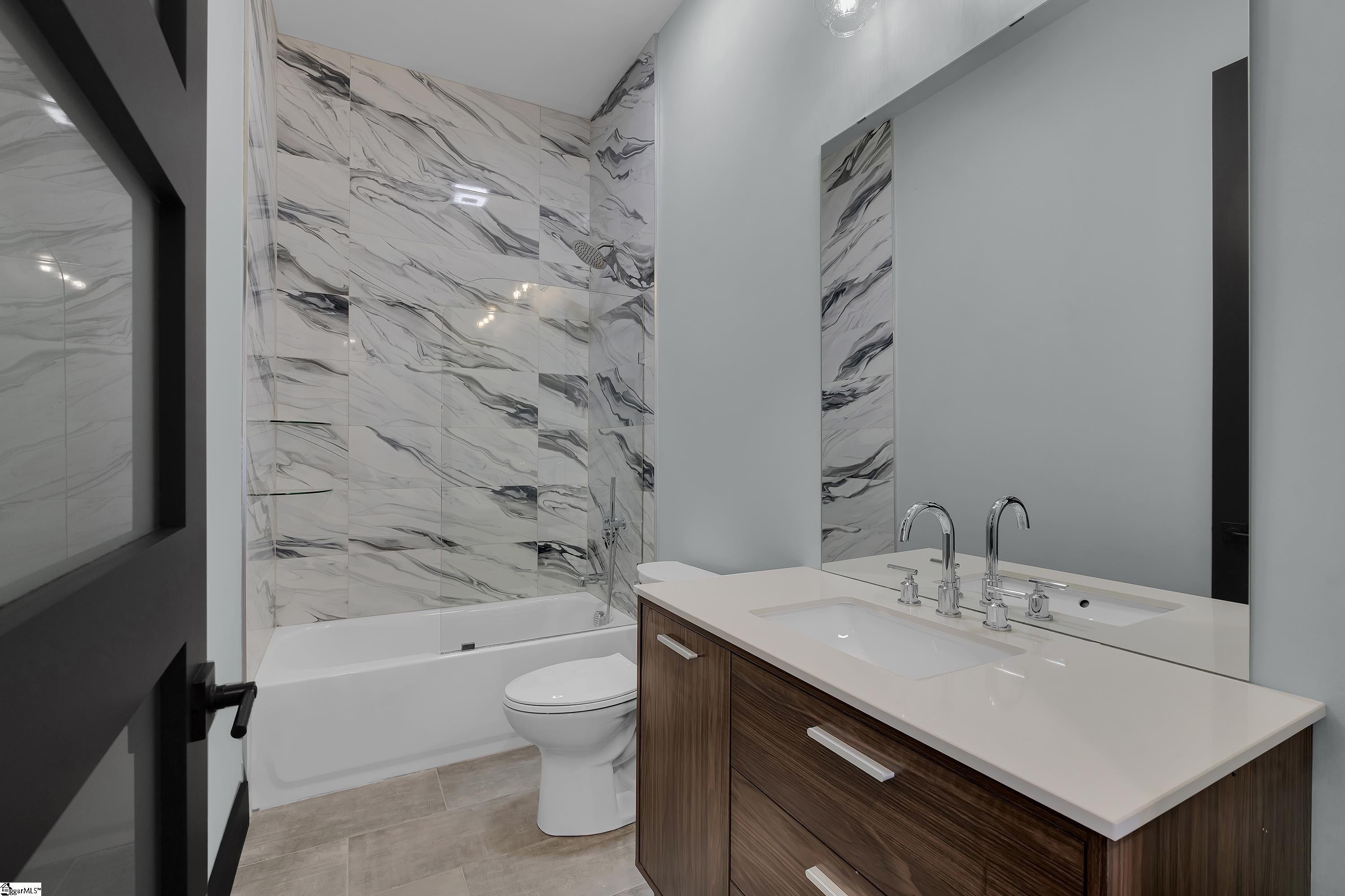 4014 Hardwood Pointe Drive. West Union, SC 29696