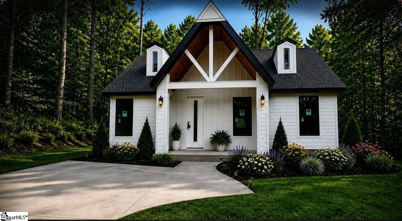 118 Harlem Street. Easley, SC 29640