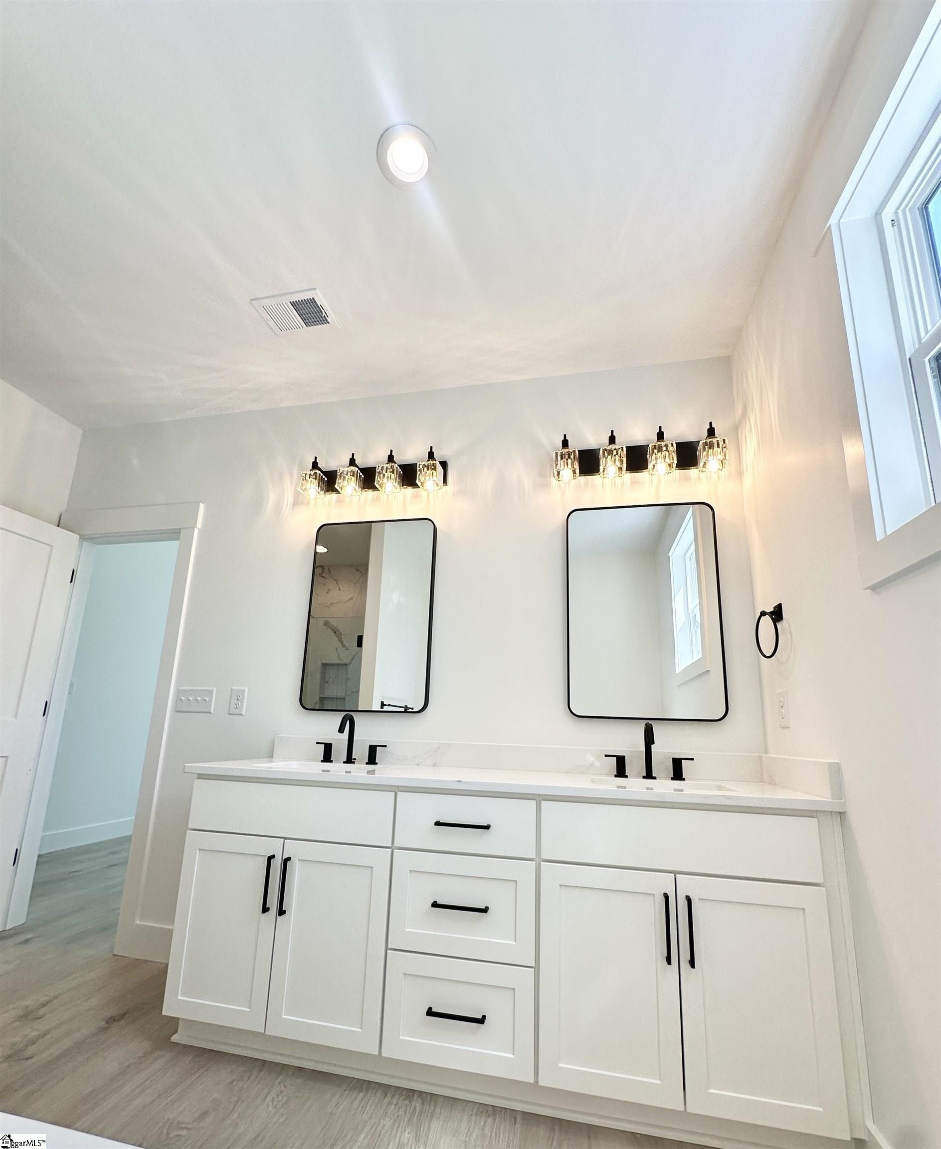 960 Goodjoin Road. Campobello, SC 29322