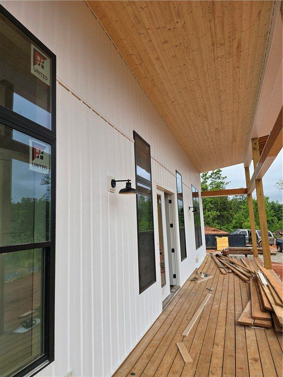 157 Hunting Hollow Road. Six Mile, SC 29682