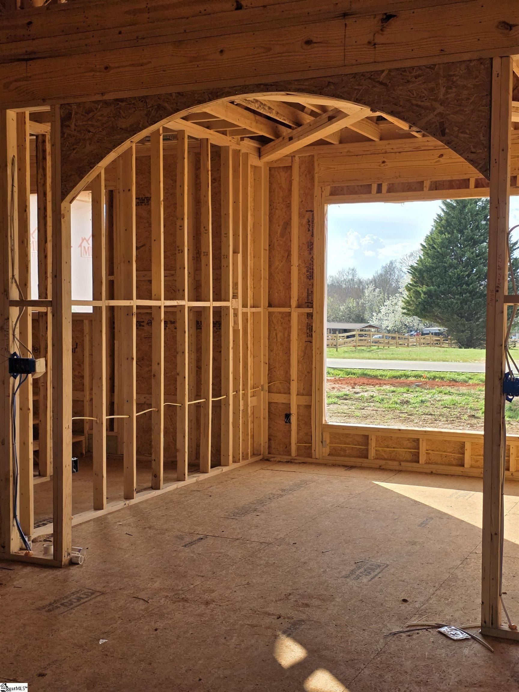 994 Bumblebee Lane. Wellford, SC 29385
