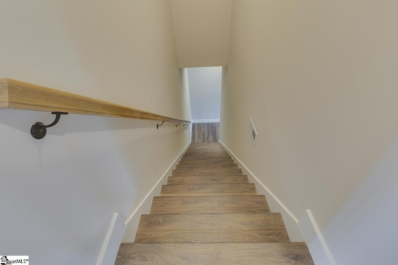 102 Powell Court. Easley, SC 29640