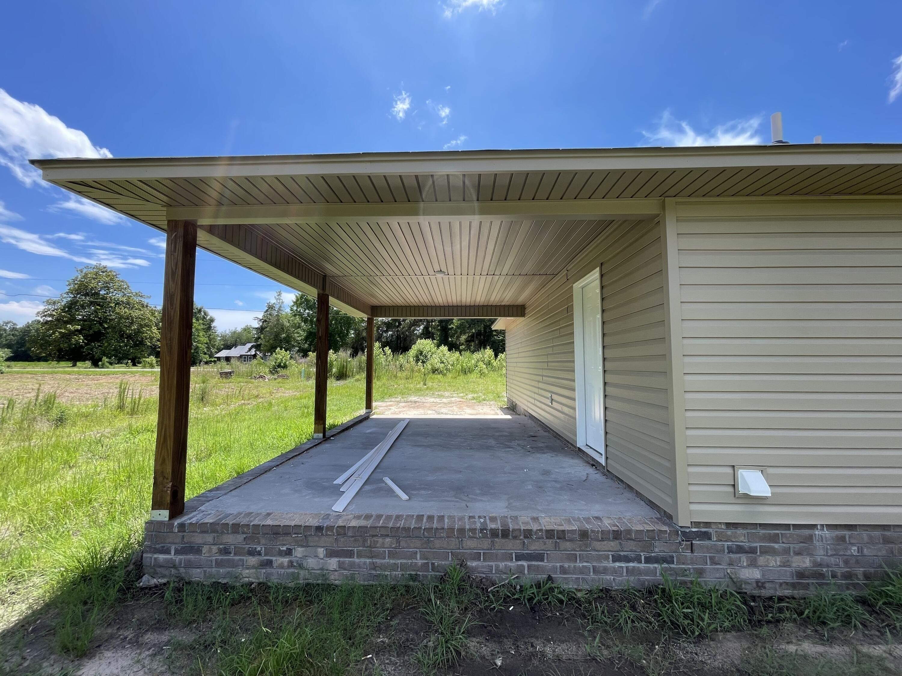 317 S Hampton Street. Pinewood, SC 29125
