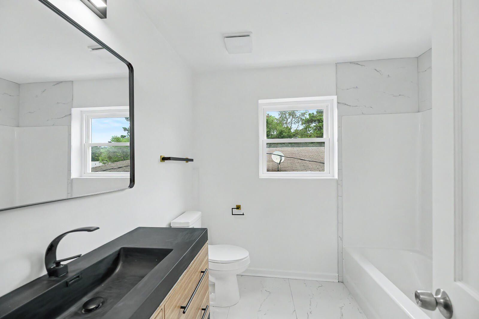 2709 Henry Street. North Charleston, SC 29405