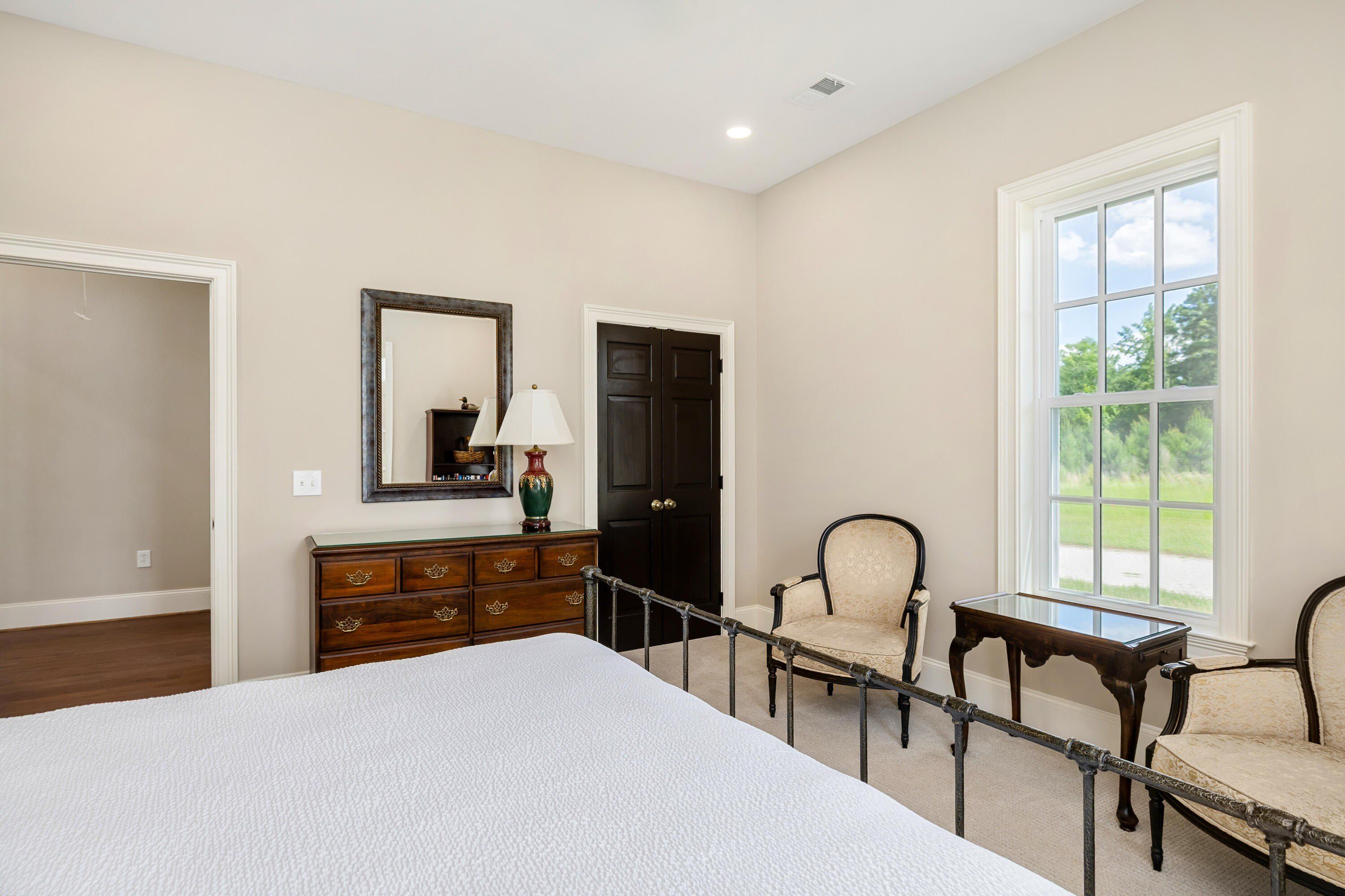 1646 Cleveland Street. Elloree, SC 29047
