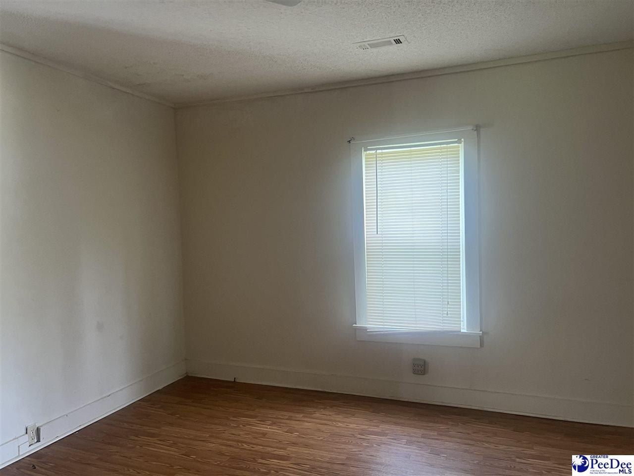 713 Seaboard Ave. Mullins, SC 29574