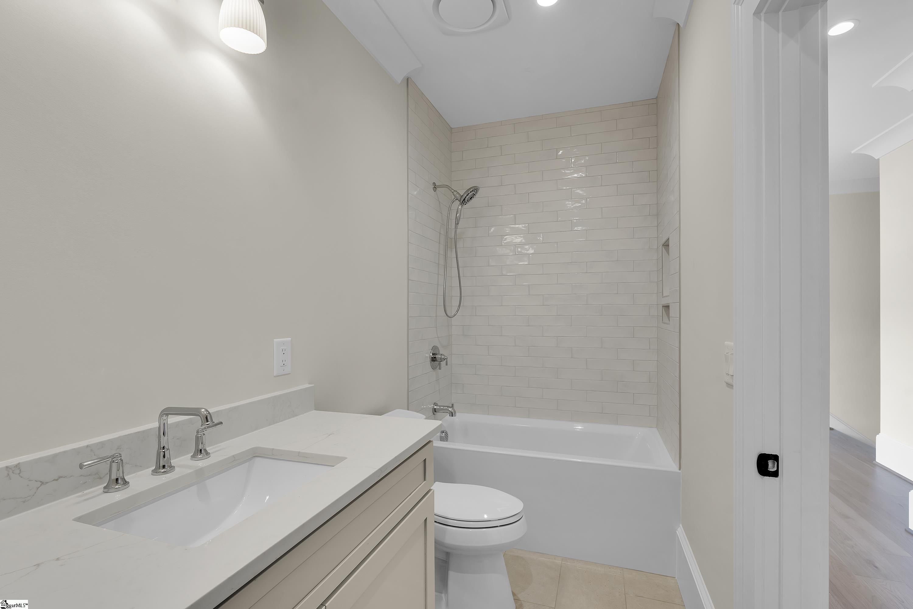 6 Wimbledon Road. Piedmont, SC 29673