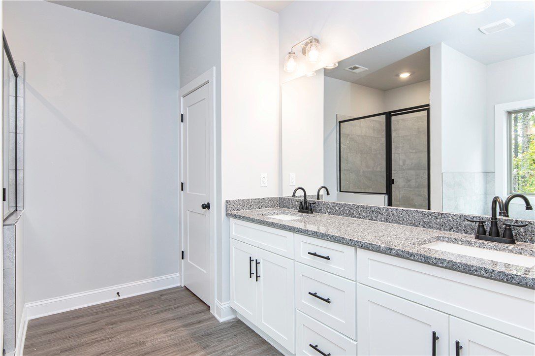 108 Apricot Lane. Westminster, SC 29693